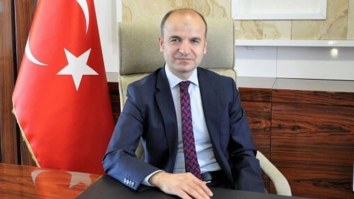 Dr. Ahmet Alanlı Kimdir ?