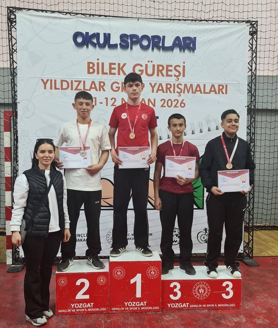 Korgan'lı Öğrencilerden Bilek Güreşinde Büyük Başarı